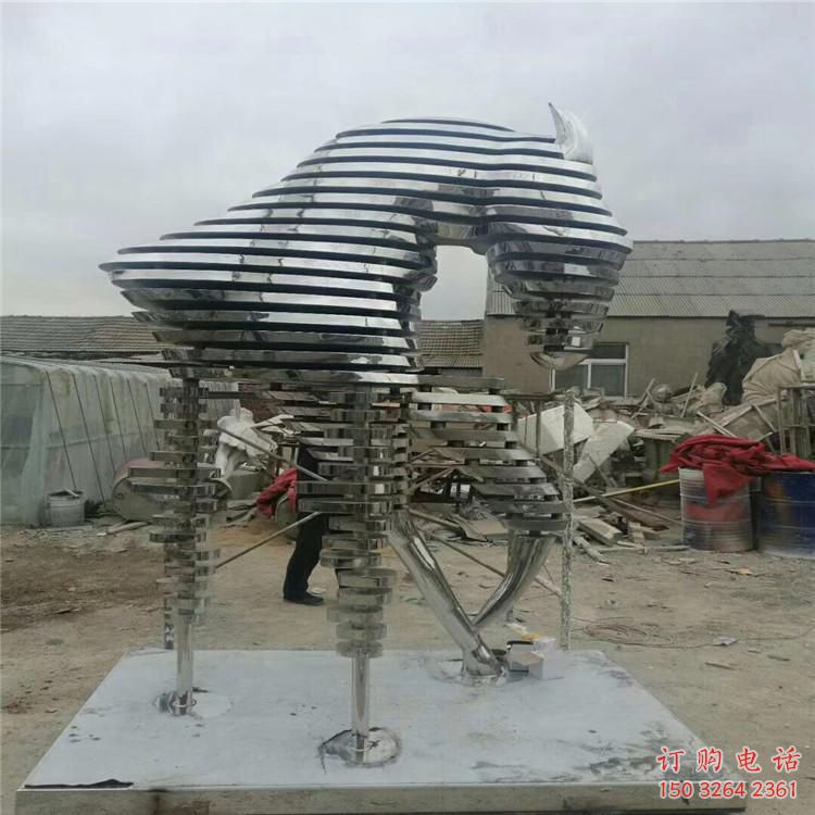鏤空馬頭雕塑廠家 現(xiàn)代藝術(shù) 亮面馬頭雕塑生產(chǎn)制作
