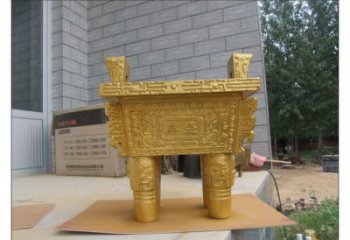 四足鼎銅雕 佛堂銅鼎銅雕廠家  金色香爐鼎銅雕