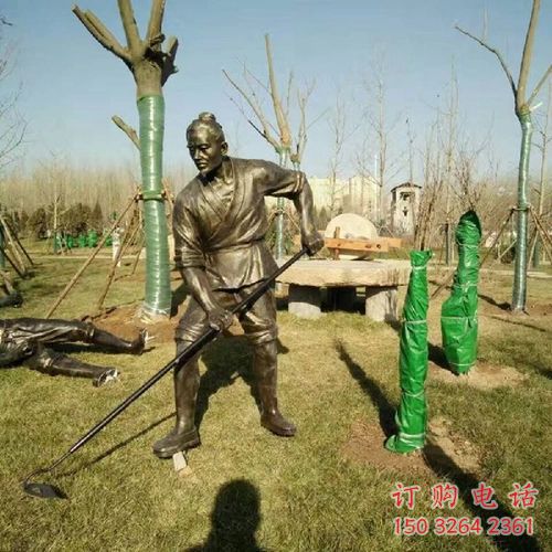 農(nóng)夫除草農(nóng)活銅雕廠家 仿古豐收人物銅雕