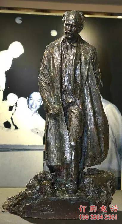 白求恩醫(yī)生仿古人物銅雕廠家