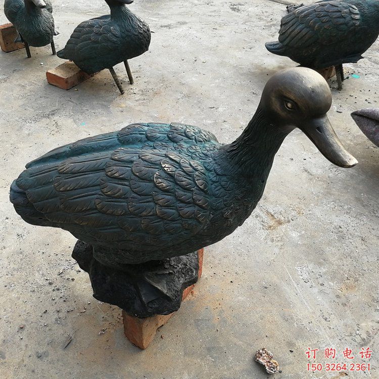街頭鴨子銅雕廠家 城市動(dòng)物銅雕