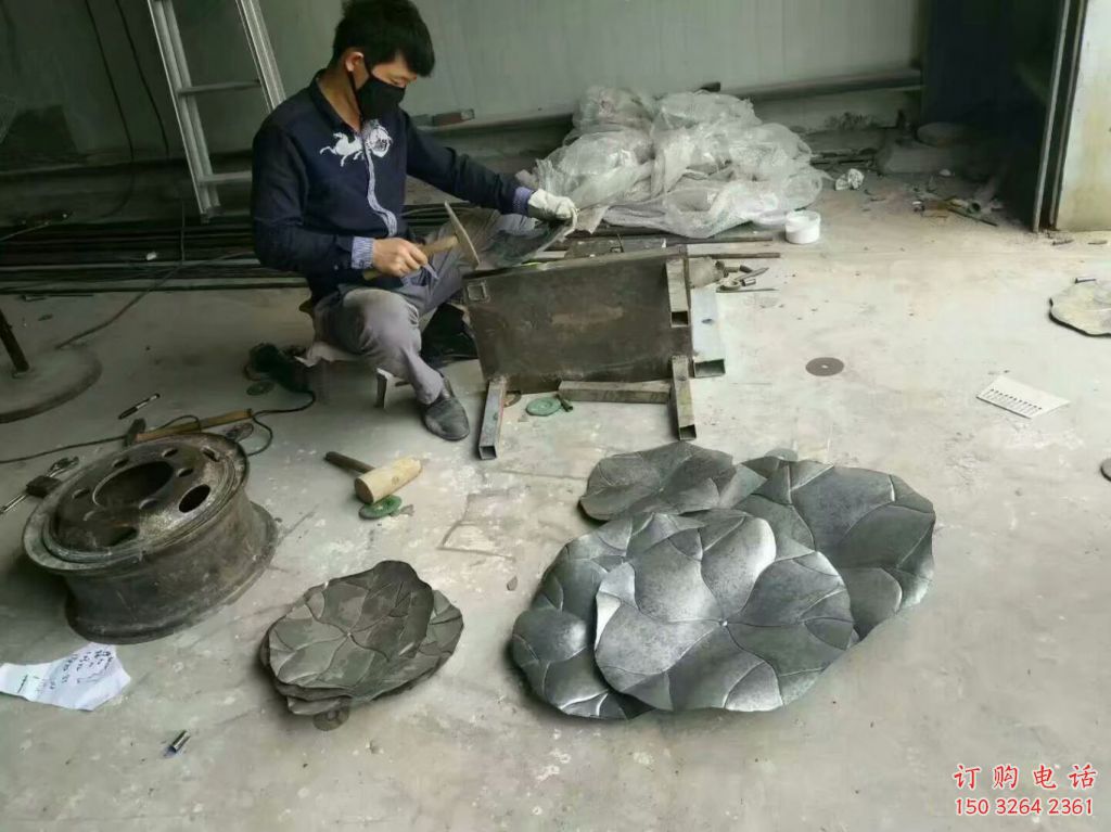廣場(chǎng)蓮藕銅雕廠家  黃銅植物景觀銅雕制作