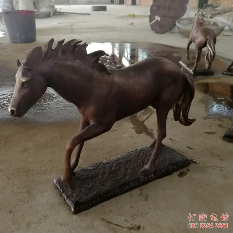 指用園林奔馬雕塑 風景區(qū)仿真雕塑 廣場小品