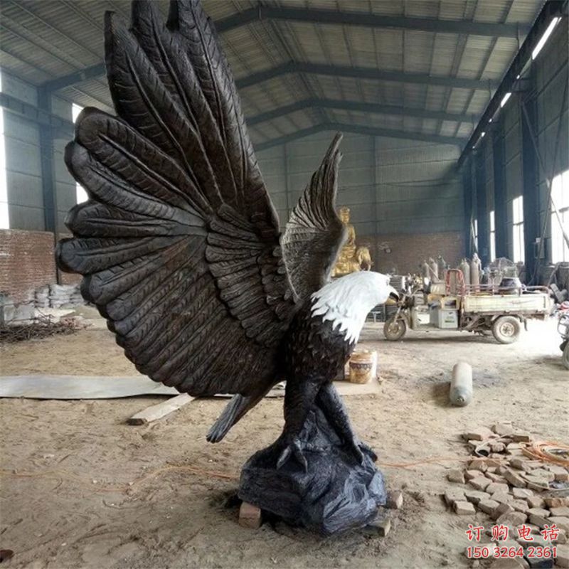 仿真老鷹雕塑生產(chǎn)商 店門口園林雕塑 動(dòng)物小品實(shí)景