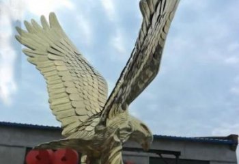 生產(chǎn)制作雄鷹雕塑價格，仿真效果，公園廣場動物擺件