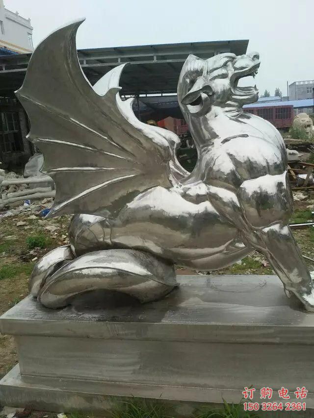 云南廣場(chǎng)麒麟雕塑，卡通水景雕塑，抽象效果