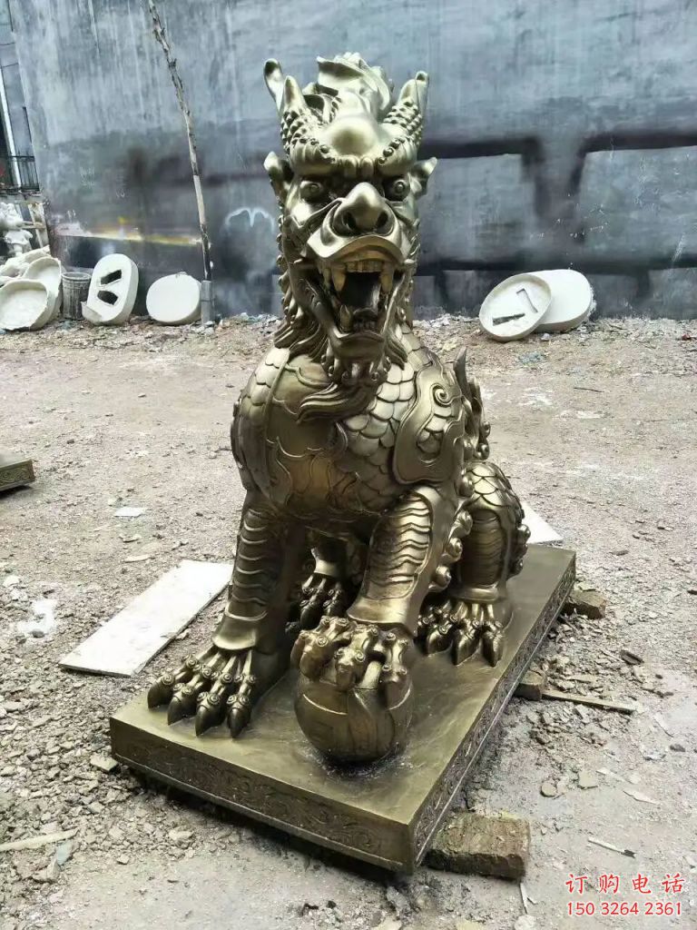 重慶景區(qū)麒麟雕塑，鍍金歐式雕塑，鐵藝材質(zhì)