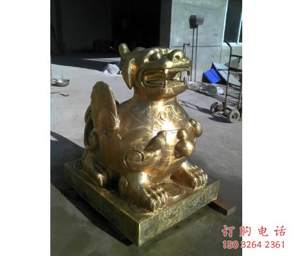 成都景區(qū)貔貅雕塑，鍍金歐式雕塑，鐵藝材質(zhì)