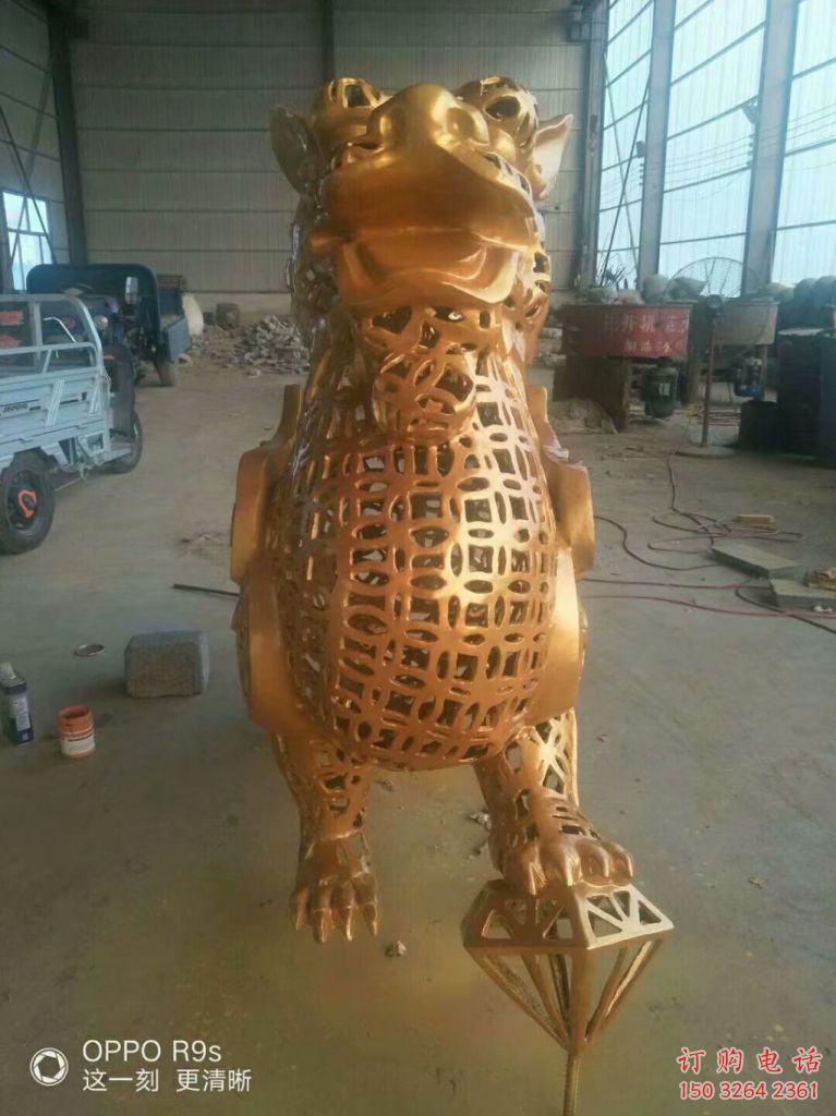 阿克蘇小區(qū)貔貅雕塑，拉絲海洋雕塑，抽象效果