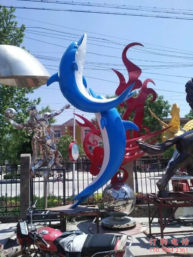 供需創(chuàng)意海豚雕塑廠家 步行街店門口雕塑 影視劇小品