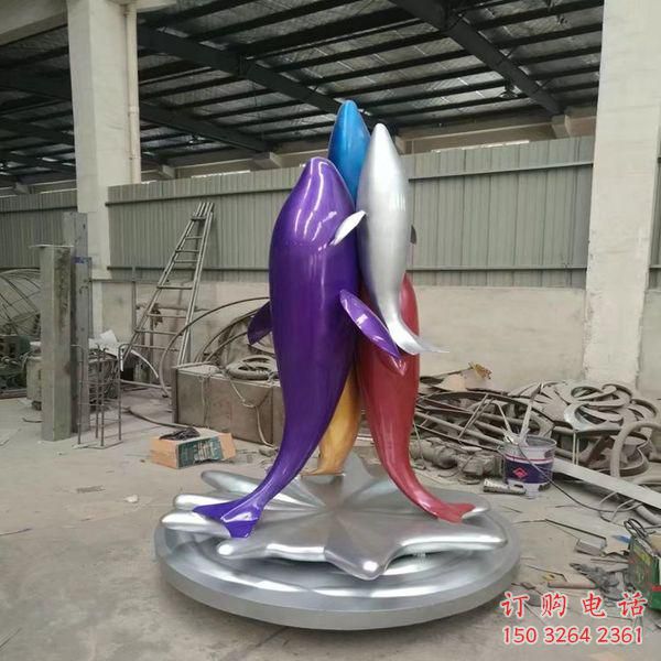 標(biāo)準(zhǔn)公園海豚雕塑廠家 酒店門口雕塑 彩繪擺件