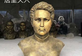 居里夫人雕塑