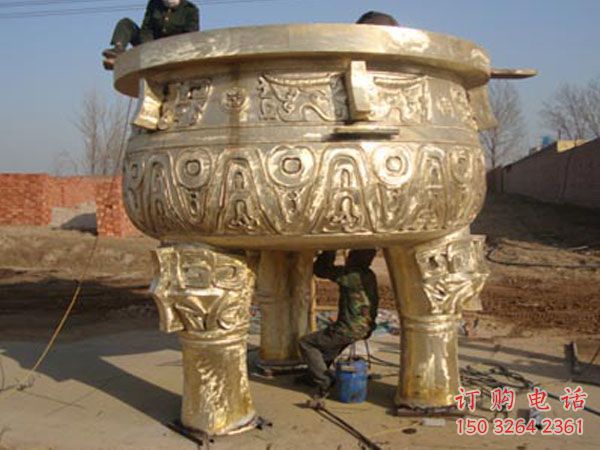 古紋路鑄銅鎏金爐雕塑