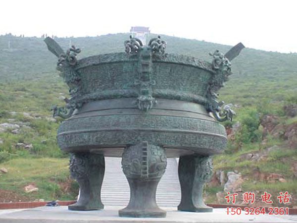 仿古藝術(shù)宣德三足爐雕塑