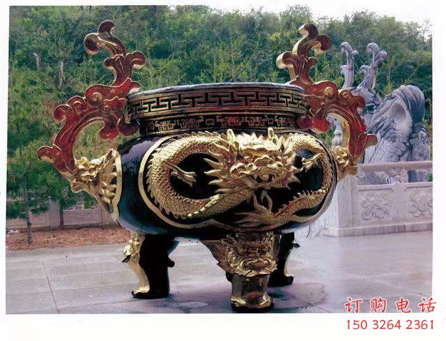 彩繪盤龍三足爐雕塑