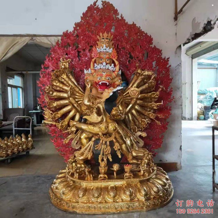大型金剛佛像廠家，現(xiàn)代工藝，彩繪護(hù)法金剛佛像生產(chǎn)