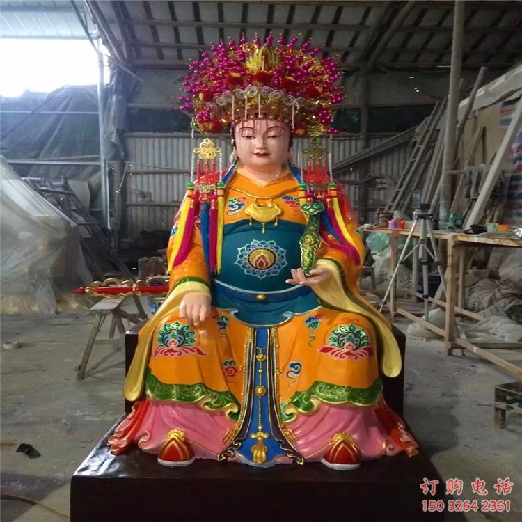 大型三霄奶奶神像廠家，鎏金效果，三霄奶奶神像預(yù)用