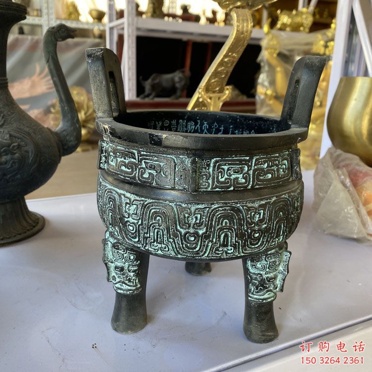 供奉圓鼎香爐雕塑