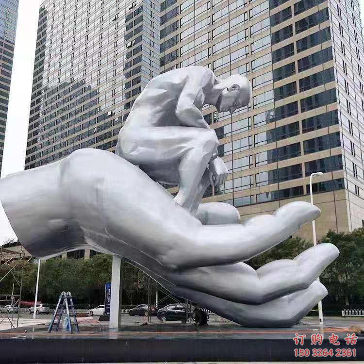 辛集沉思者雕塑，景觀雕塑，手托人物雕塑廠家提供